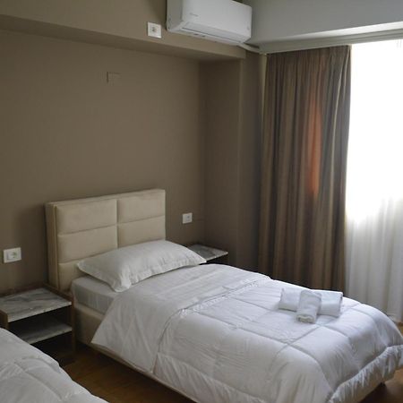 Hotel Her Vlore Exterior photo