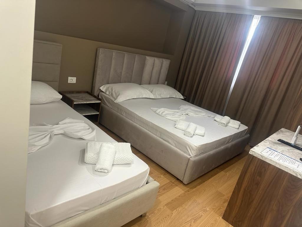 Hotel Her Vlore Exterior photo