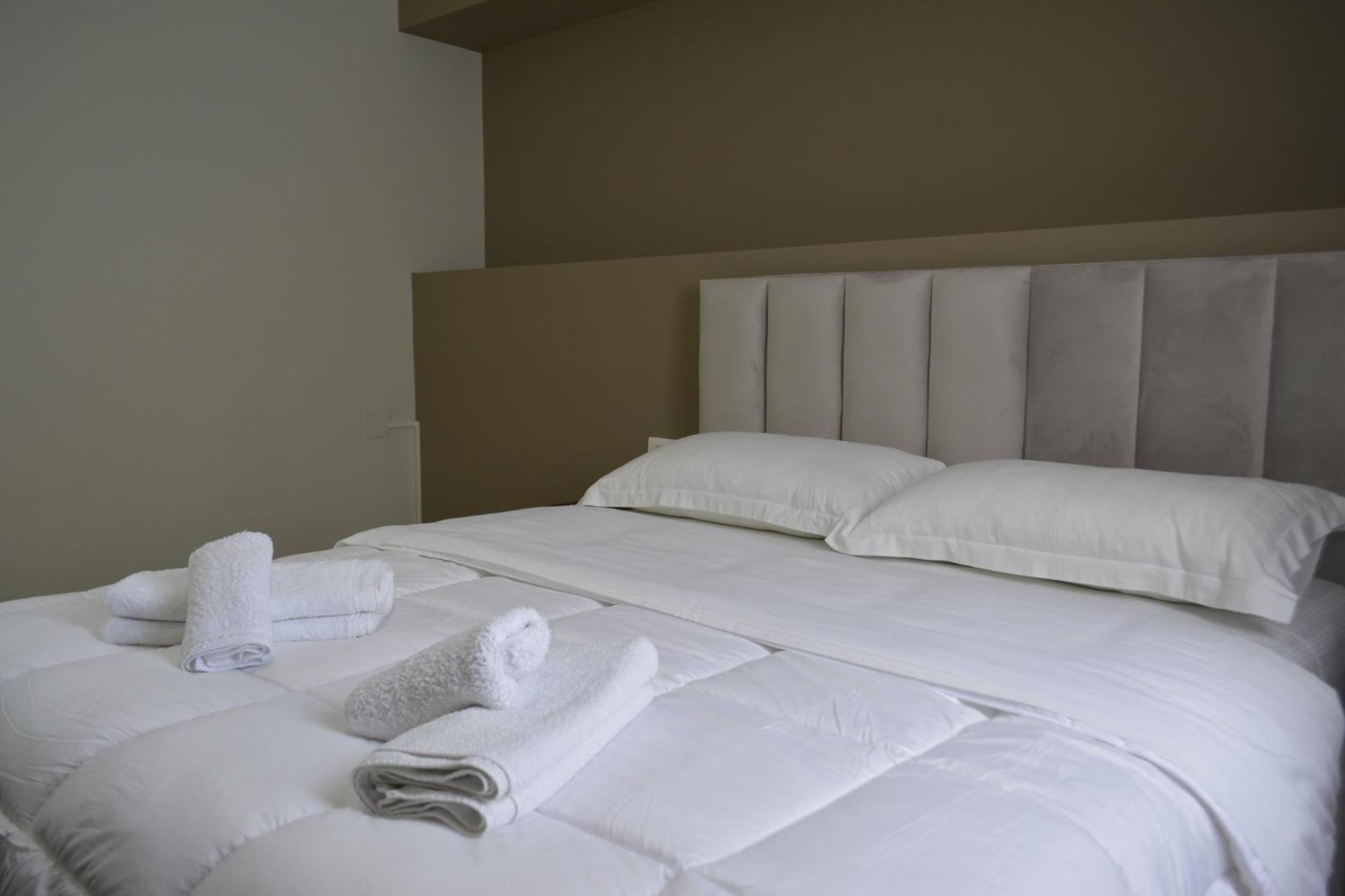 Hotel Her Vlore Exterior photo