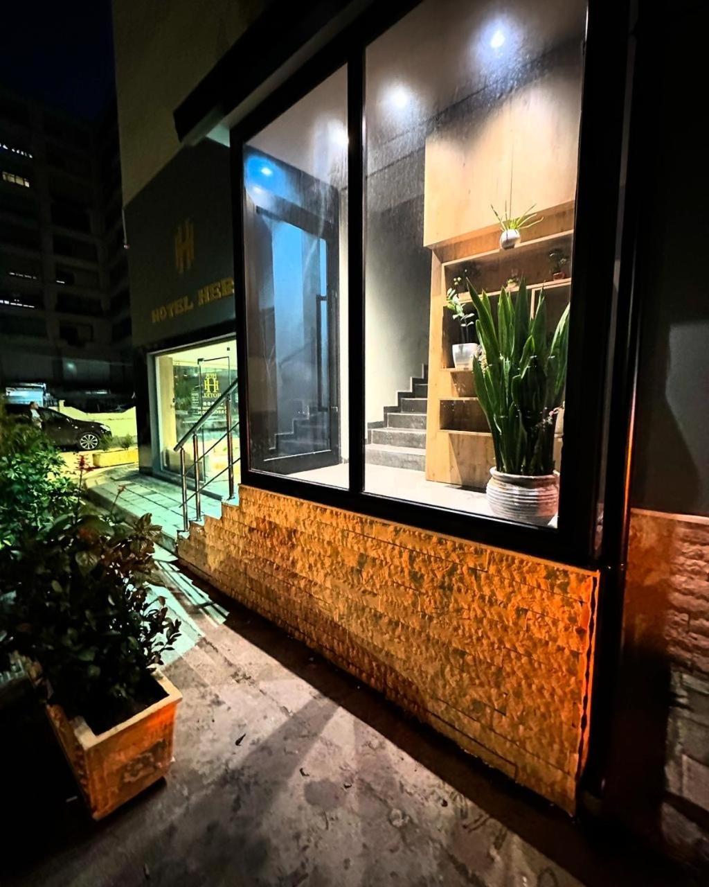 Hotel Her Vlore Exterior photo