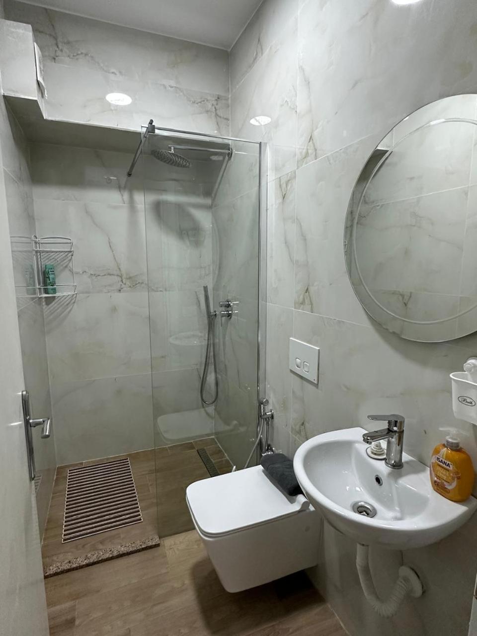 Hotel Her Vlore Exterior photo